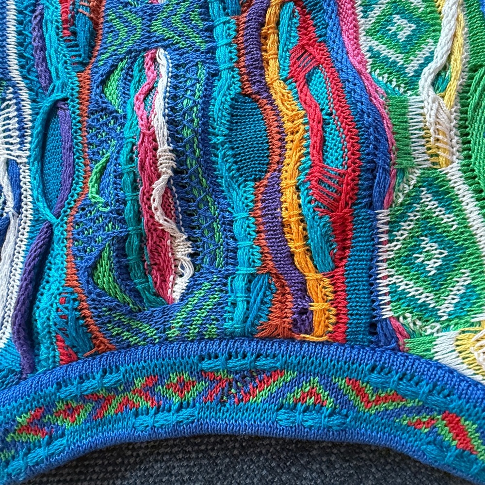 Vintage coogi sweater size M - Great Condition - Picture 10 of 14